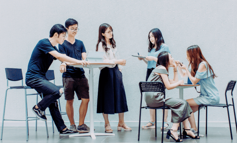 social media group discussion